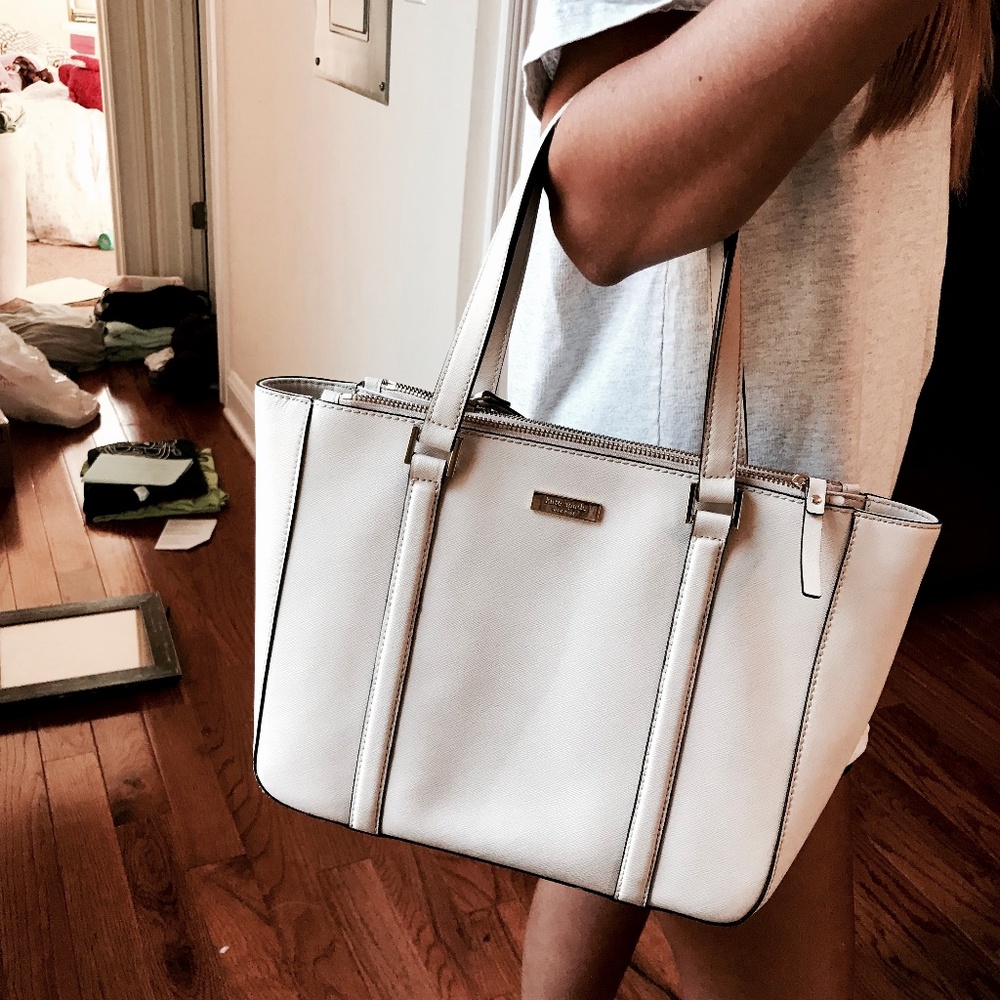 KATE SPADE PURSE GREAT CONDITION